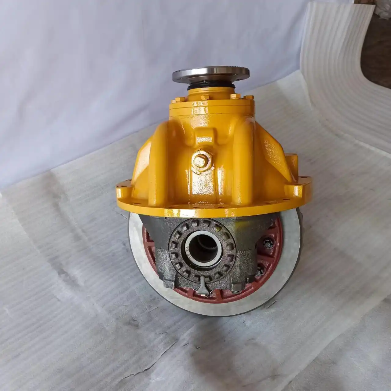 Loader main drive assembly